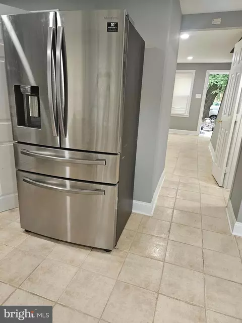 Entry Way - 2529 Marbourne Ave, Baltimore, MD 21230 photo 1 of 4