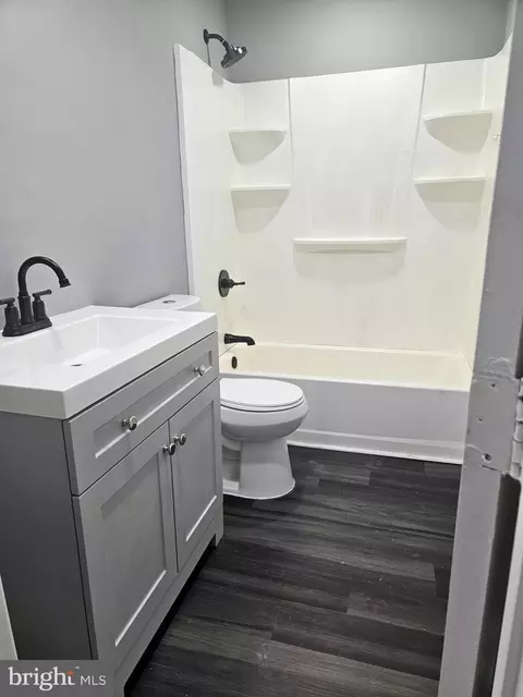Bath - 2529 Marbourne Ave, Baltimore, MD 21230 photo 1 of 4