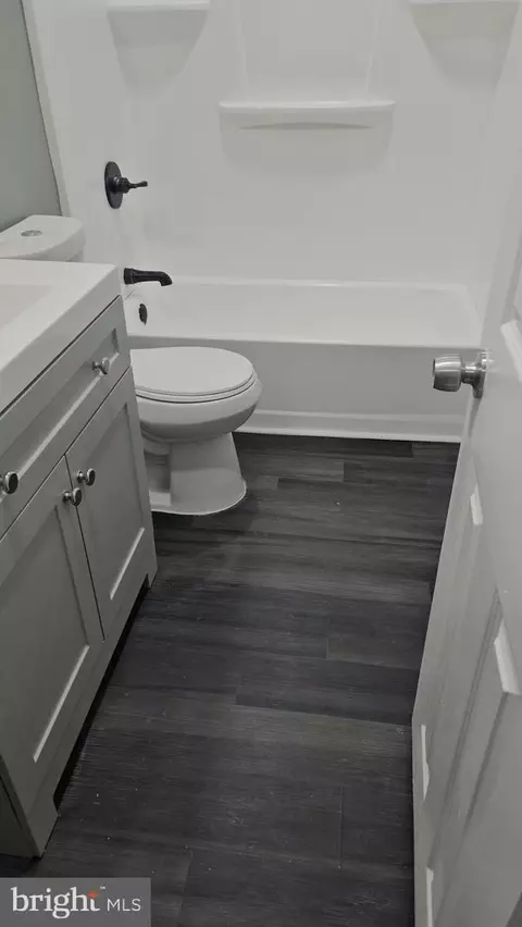 Bath - 2529 Marbourne Ave, Baltimore, MD 21230 photo 4 of 4