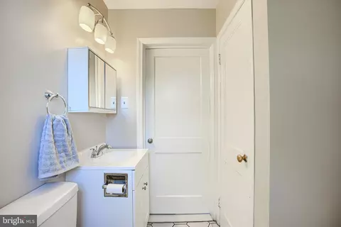 Bath - 4102 Dudley Ave, Baltimore, MD 21213 photo 3 of 3