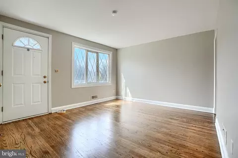 Living - 4102 Dudley Ave, Baltimore, MD 21213 photo 2 of 5