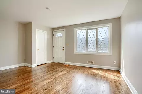 Living - 4102 Dudley Ave, Baltimore, MD 21213 photo 1 of 5