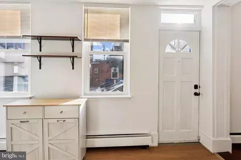 Entry Way - 416 E Clement St, Baltimore, MD 21230 photo 3 of 7