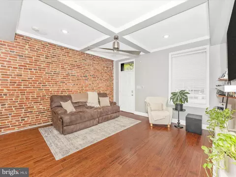 Entry Way - 528 S Paca St, Baltimore, MD 21230 photo 2 of 9