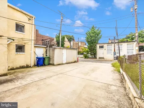Exterior - 528 S Paca St, Baltimore, MD 21230 photo 11 of 13
