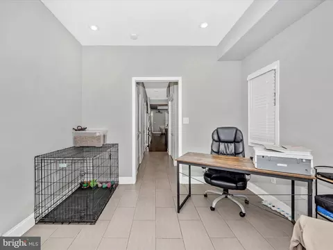 Entry Way - 528 S Paca St, Baltimore, MD 21230 photo 6 of 9