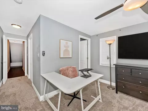 Entry Way - 528 S Paca St, Baltimore, MD 21230 photo 7 of 9