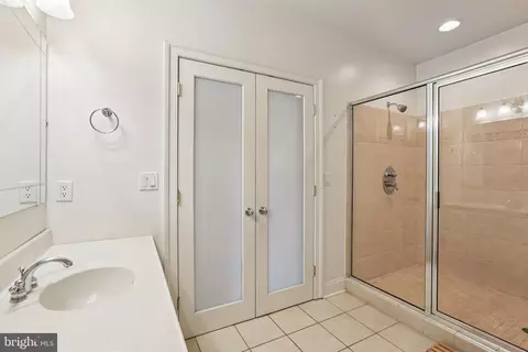 Bath - 143 E West St, Baltimore, MD 21230 photo 3 of 7