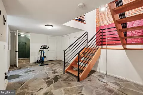 Entry Way - 143 E West St, Baltimore, MD 21230 photo 6 of 6