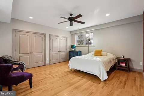 Bedroom - 143 E West St, Baltimore, MD 21230 photo 1 of 4