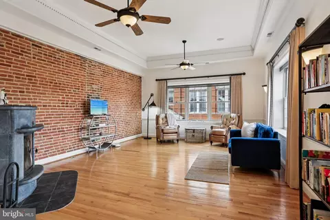 Living - 143 E West St, Baltimore, MD 21230 photo 4 of 4