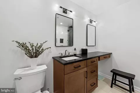 Bath - 10 E Lee St #1103, Baltimore, MD 21202 photo 2 of 4