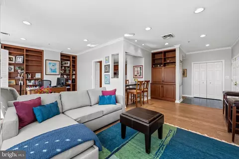 Living - 10 E Lee St #1103, Baltimore, MD 21202 photo 1 of 2