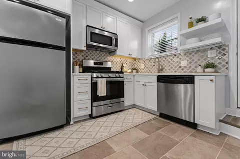 224 N Port St, Baltimore, MD 21224