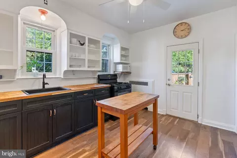 4653 Harcourt Rd, Baltimore, MD 21214 photo 9