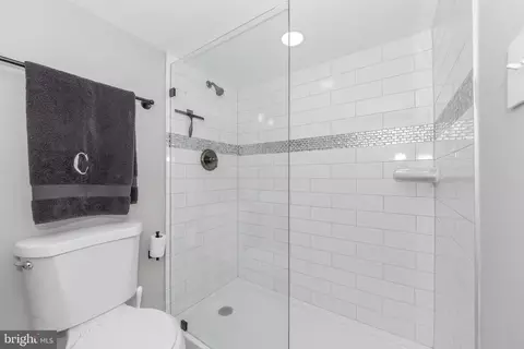 Bath - 534 S Decker Ave, Baltimore, MD 21224 photo 6 of 6