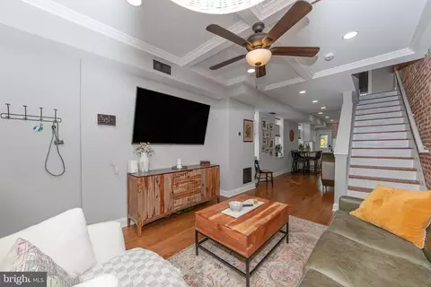 Entry Way - 534 S Decker Ave, Baltimore, MD 21224 photo 1 of 12