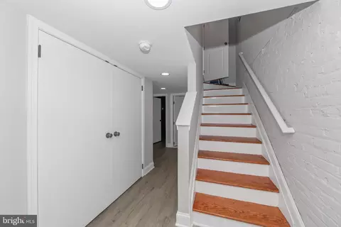 Entry Way - 534 S Decker Ave, Baltimore, MD 21224 photo 9 of 12