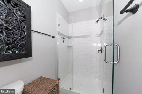 Bath - 534 S Decker Ave, Baltimore, MD 21224 photo 2 of 6