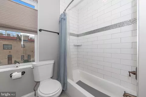 Bath - 534 S Decker Ave, Baltimore, MD 21224 photo 3 of 6