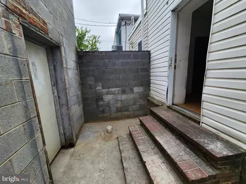 Exterior - 2573 Mcculloh St, Baltimore, MD 21217 photo 3 of 3