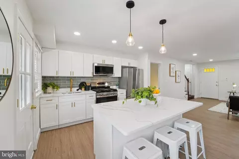 827 N Augusta Ave, Baltimore, MD 21229