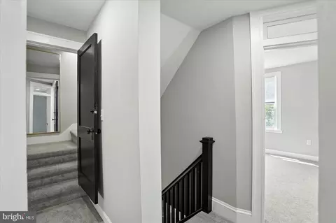 Entry Way - 1002 Beaumont Ave, Baltimore, MD 21212 photo 8 of 8