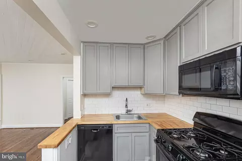 Kitchen - 4052 Annellen Rd, Baltimore, MD 21215 photo 2 of 3