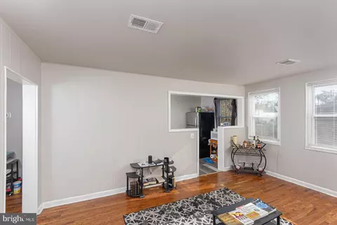 Entry Way - 4052 Annellen Rd, Baltimore, MD 21215 photo 1 of 6
