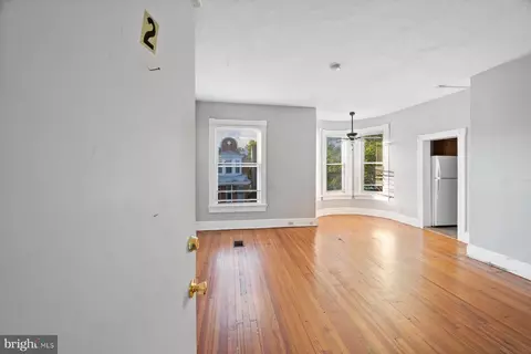 Living - 510 E 41st St, Baltimore, MD 21218 photo 1 of 10