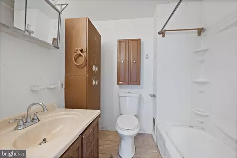 Entry Way - 510 E 41st St, Baltimore, MD 21218 photo 5 of 6