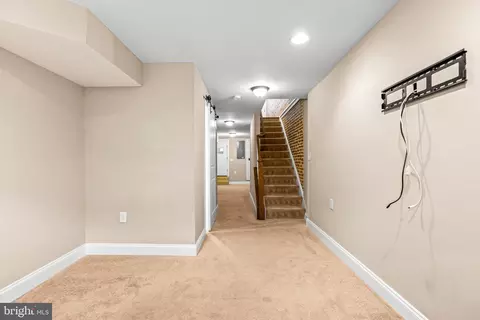Entry Way - 615 S Decker Ave, Baltimore, MD 21224 photo 7 of 8