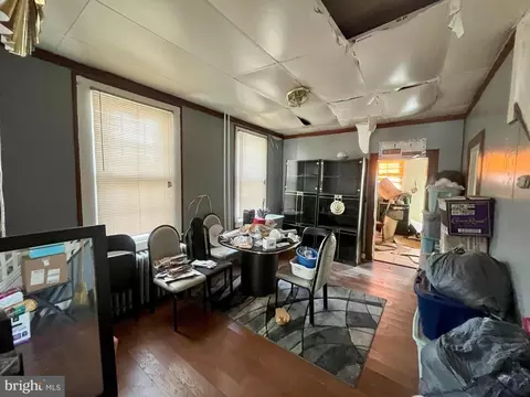 Entry Way - 2701 Baker St, Baltimore, MD 21216 photo 1 of 4