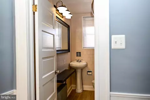 Entry Way - 744 E 36th St, Baltimore, MD 21218 photo 9 of 11