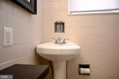 Bath - 744 E 36th St, Baltimore, MD 21218 photo 2 of 4