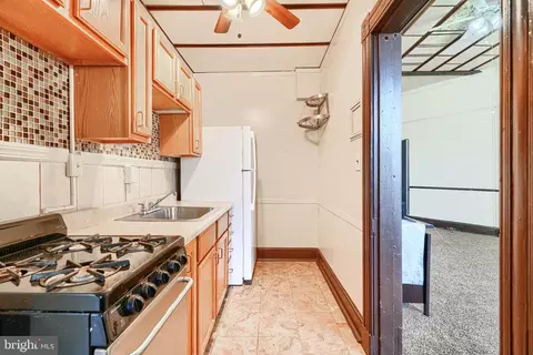 1906 Mount Royal Ter, Baltimore, MD 21217 photo 10