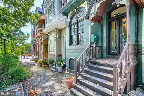 1906 Mount Royal Ter, Baltimore, MD 21217 photo 2