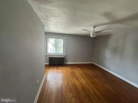 Living - 5010 Chalgrove Ave, Baltimore, MD 21215 photo 3 of 4