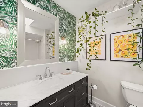 Bath - 1718 Webster St, Baltimore, MD 21230 photo 3 of 5