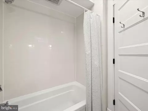 Bath - 1718 Webster St, Baltimore, MD 21230 photo 4 of 5