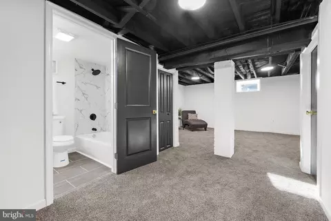 Entry Way - 1300 Walnut Ave, Baltimore, MD 21229 photo 3 of 3
