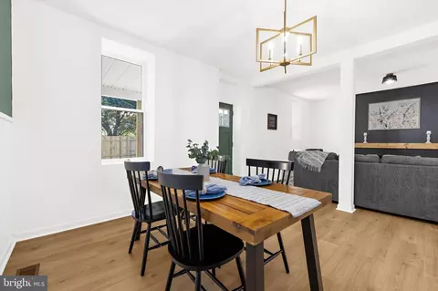 Dining - 1300 Walnut Ave, Baltimore, MD 21229 photo 3 of 3