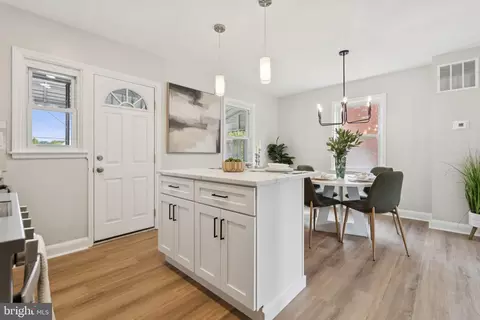 Entry Way - 1014 Upnor Rd, Baltimore, MD 21212 photo 1 of 2