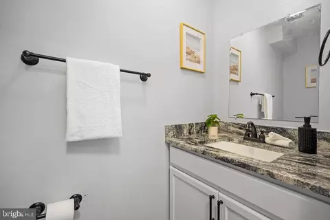 Bath - 1337 Ward St, Baltimore, MD 21230 photo 1 of 3