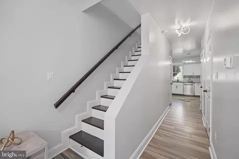 Entry Way - 1337 Ward St, Baltimore, MD 21230 photo 3 of 6