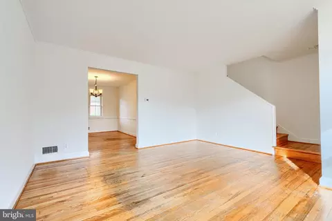 Living - 808 Bradhurst Rd, Baltimore, MD 21212 photo 4 of 4