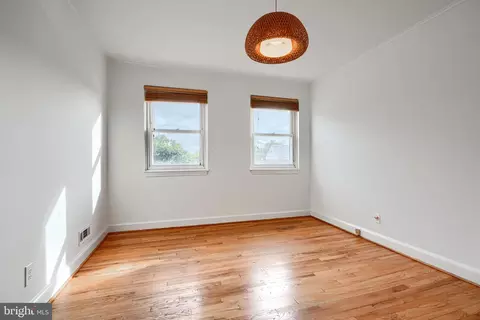 Bedroom - 808 Bradhurst Rd, Baltimore, MD 21212 photo 1 of 9