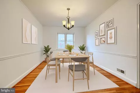 Dining - 808 Bradhurst Rd, Baltimore, MD 21212 photo 1 of 1