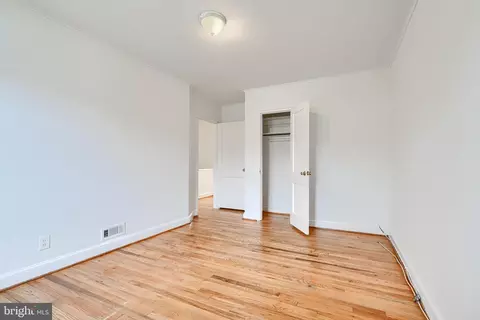 Bedroom - 808 Bradhurst Rd, Baltimore, MD 21212 photo 7 of 9