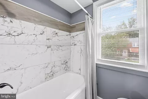 Bath - 1509 Ralworth Rd, Baltimore, MD 21218 photo 3 of 3
